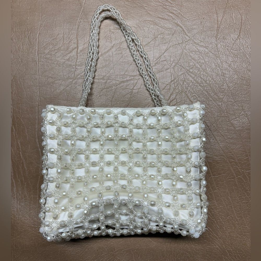Gorgeous White Beaded And Satin Purse
